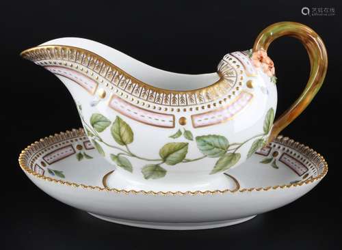 Royal Copenhagen Flora Danica Sauciere 3556, sauceboat,