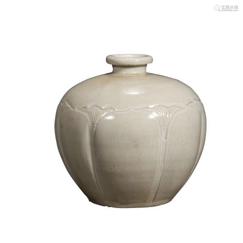 DING WARE JAR, IN THE FIVE DYNASTIES PERIOD OF CHINA
