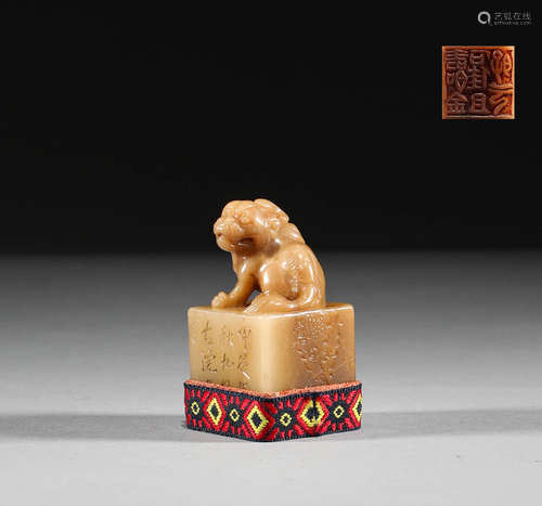 In the Qing Dynasty, Shoushan Stone Animal button seal