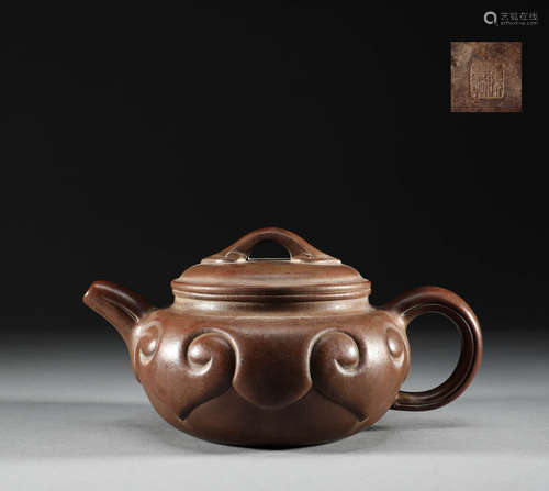 Purple clay pot in Qing Dynasty