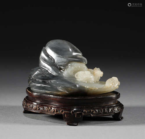 Hetian jade ornaments in the Qing Dynasty