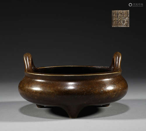 In Qing Dynasty, copper double ear furnace