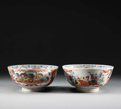 In the Qing Dynasty, there was a pair of pastel bowls
