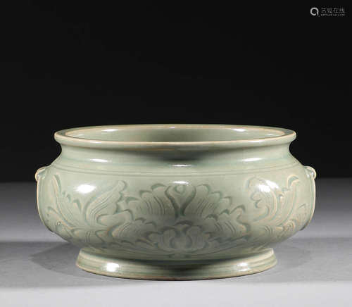 Celadon flower pattern censer in Song Dynasty