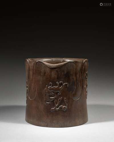 GRAND POT À PINCEAUX BITONG EN BOIS SCULPTÉ, Chine