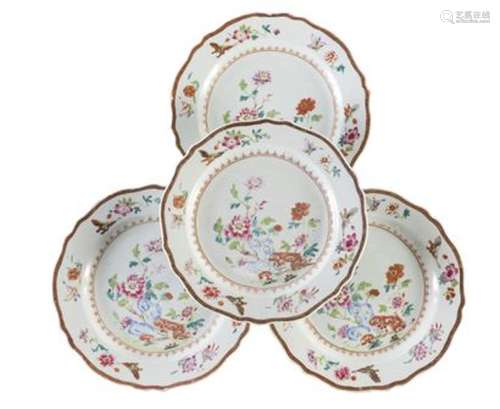 Ensemble de quatre assiettes de forme mouvementée... - Lot 4...