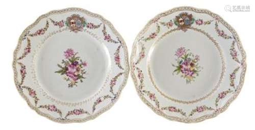 Paire d'assiettes en porcelaine de la Compagnie... - Lot 117...