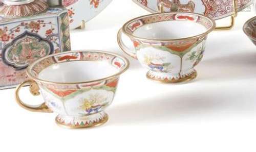 Deux tasses à thé en porcelaine, dites Chamberlain's... - Lo...