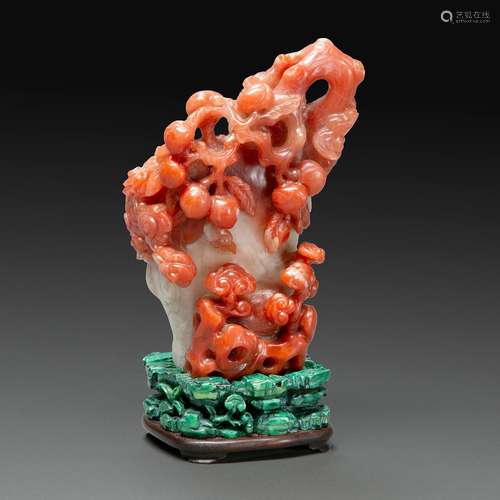 VASE en agate cornaline bicolore rouge et blanc, sculpté en ...