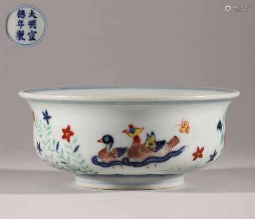 Colorful bowl of Ming Dynasty