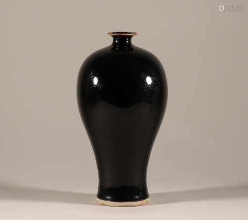 Dingyao black glazed plum vase in Song Dynasty