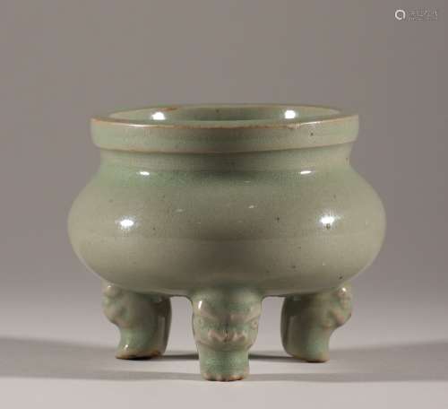 Longquan stove in Song Dynasty