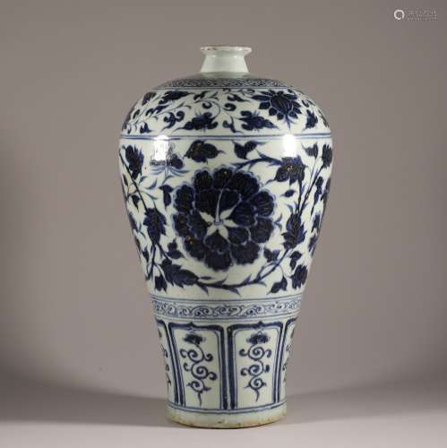 Blue and white plum vase of Yuan Dynasty