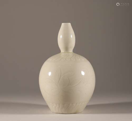 Vase carved in Ding kiln of Song Dynasty