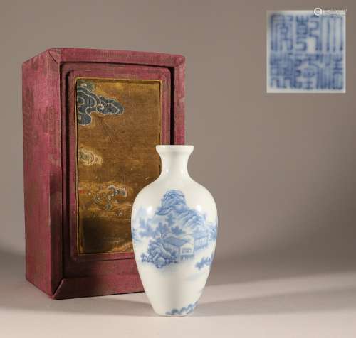 Qing Dynasty landscape bottle