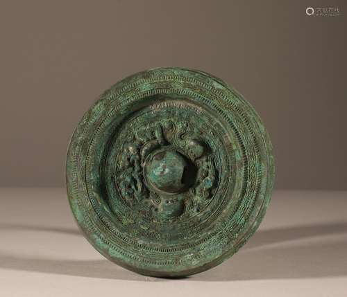 Bronze mirror of Han Dynasty