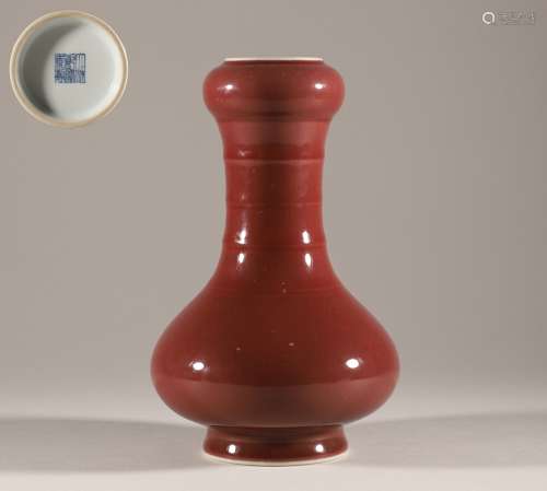 Qing Dynasty red glaze garlic bottle