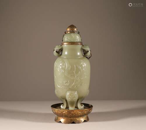 Jade vase of Liao Dynasty