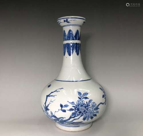 Chinese Blue and White Porcelain Vase