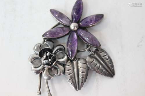 Brooch w Amethyst