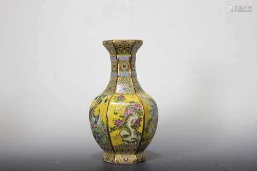 Chinese Yellow Ground Porcelain Vase,Mark