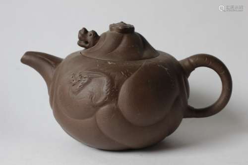 VINTAGE CHINESE YIXING TURTLE HEAD TEAPOT, SIGNED