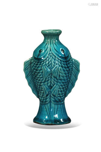 清中期孔雀蓝釉鱼形瓶