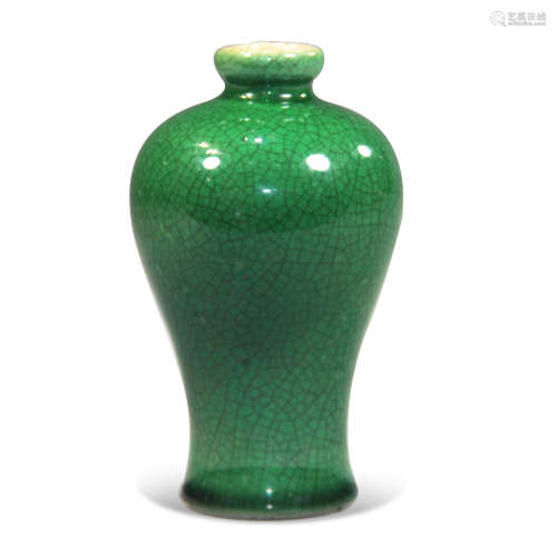 清中期绿哥釉梅瓶