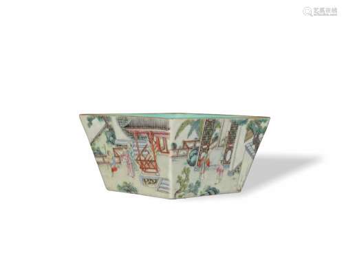 Chinese Famille Rose Square Cup, Early 19th Century
