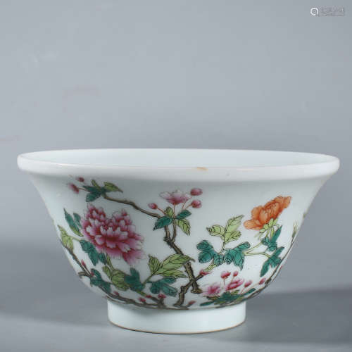 A Falangcai Glaze Floral Bowl