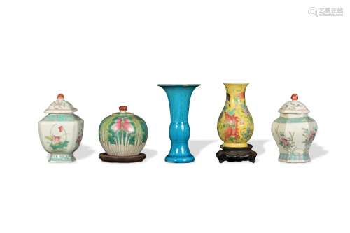 5 Chinese Porcelains, Late 19th to Early 20th Century