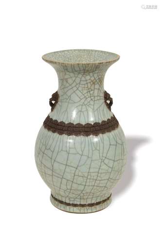 Chinese Ge Glazed Vase, 18th Century