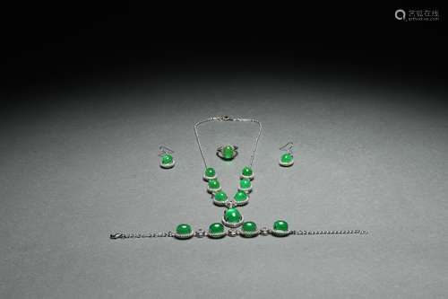 Jadeite Decorations Set