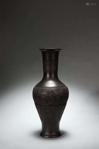 Archaistic Vase with Fret Patterns, Qing Dynasty