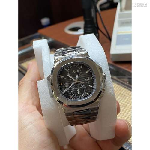 Patek Philippe Nautilus 5990/1A