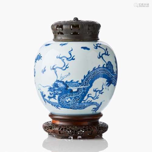 A Fine Blue and White ’Dragon and Phoenix’ Jar