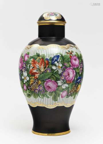A lidded vase - Nymphenburg, after 1912, design by Josef Wac...