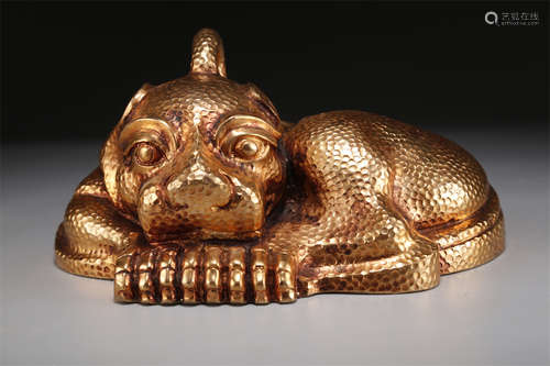 A Gilt Copper Leopard Sculpture Ornament.