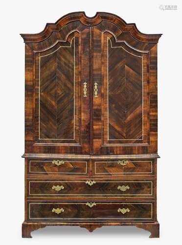 A chest of drawers with top - Saxony, 18th century