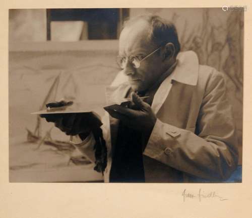 Franz Fiedler, Georg Gelbke mit Radierplatte. Wohl 1920'...