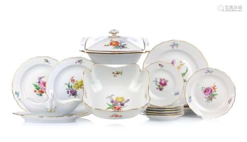 Speiseteilservice mit Blumendekor. Meissen. Frühe 1920'...