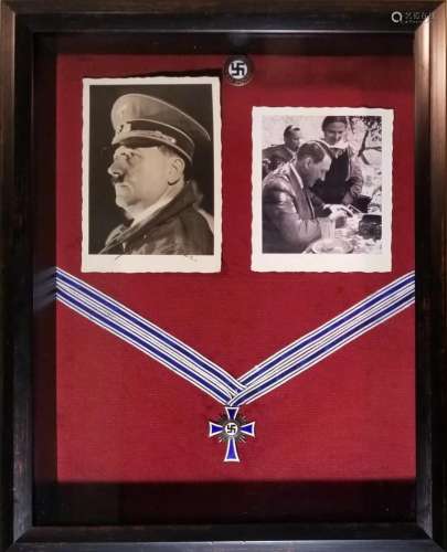 WW2 GERMANY NAZI MOTHER MEDAL WITH PHOTO OF HILTER SIGN