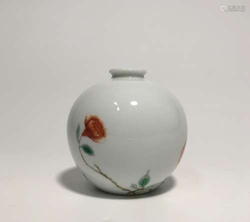 Chinese Wucai Porcelain Jar,Mark