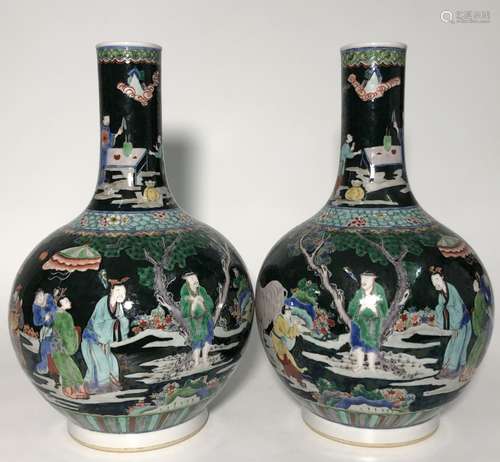 Pair of Chinese Wucai Porcelain Vases,Mark