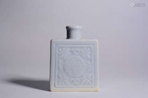 Chinese Glazed Porcelain Snuff Bottle