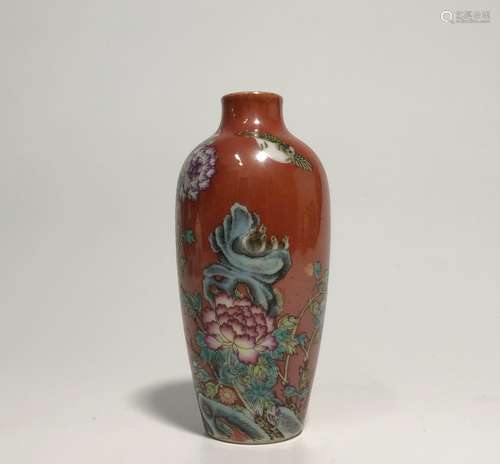 Chinese Copper Red Wucai Porcelain Vase,Mark