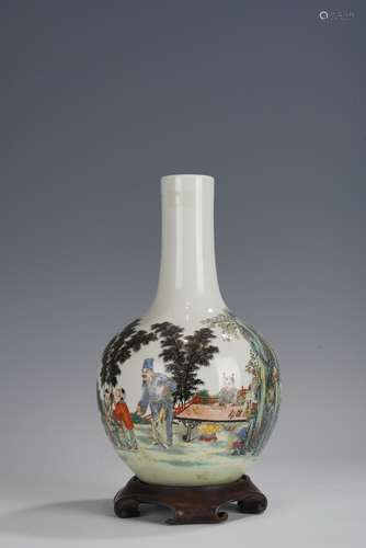 Colored Globular-shaped Vase with Figure Patterns, Qing Dyna...