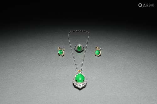 Jadeite Decorations Set