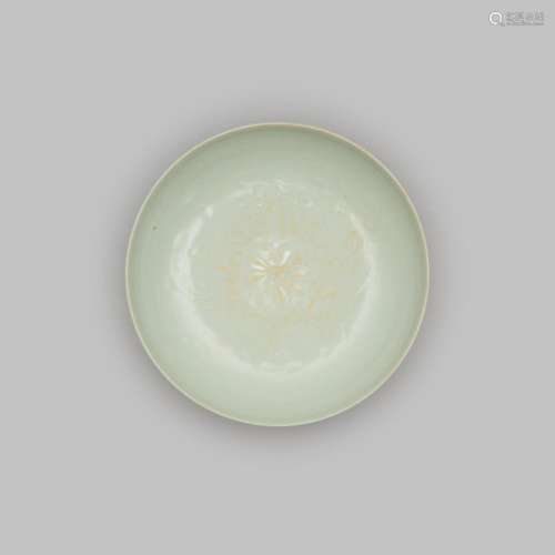 A white-glaze 'fish' plate