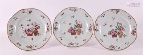 A series of three octagonal famille rose plates, China, Qian...